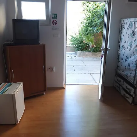 Mala * Podstrana
